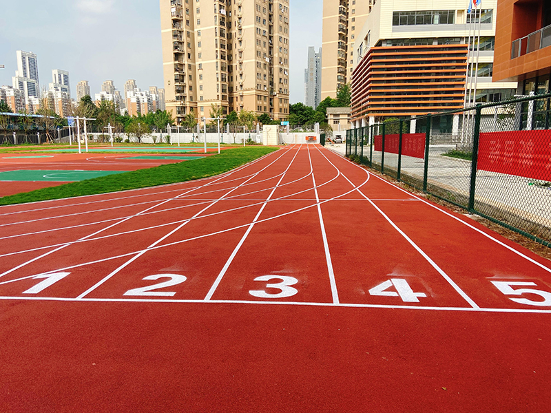 沈陽運動場地塑膠跑道施工排水系統(tǒng)怎么做？